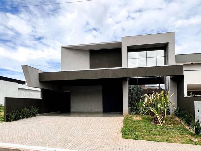 #65 - Casa para Venda em Paranavaí - PR